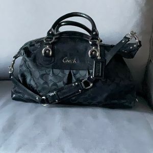 ⭐️ Coach Ashley Signature Satchel Handbag